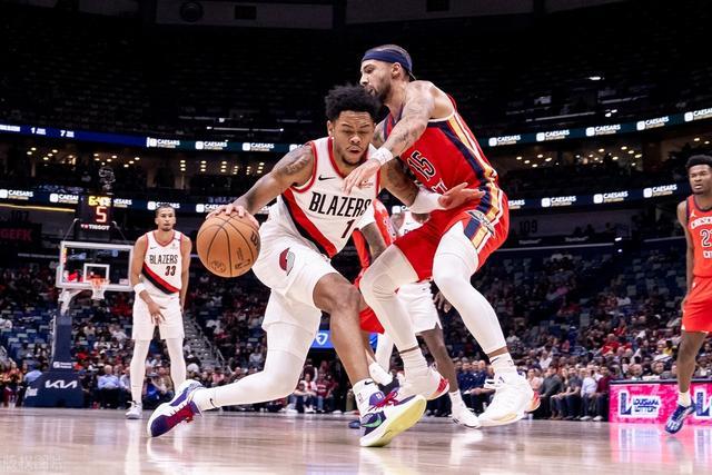 波神复出20分东契奇30+10 绿军大胜独行侠1-0